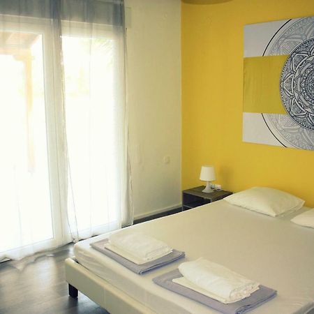Nei Epivates Rental Rooms 50M From The Beach 네오이 에피바타이 외부 사진
