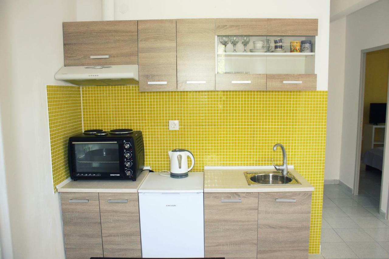 Nei Epivates Rental Rooms 50M From The Beach 네오이 에피바타이 외부 사진